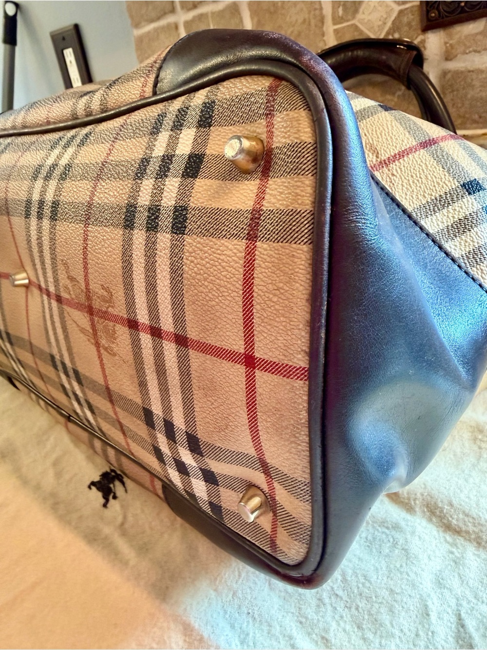 Authentic Classic Burberry Haymarket Collection Large Bag - Picture 10 of 15